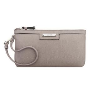Nine West Table Treasures Wristlet